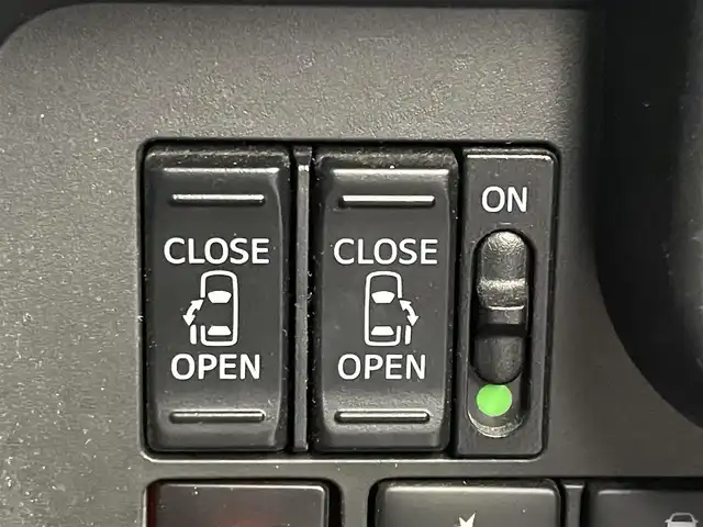 トヨタ タンク カスタムG 埼玉県 2019(平31)年 6.5万km パールホワイトⅢ スマートアシスト３　純正９インチナビ　パノラミックビューモニター　ビルトインＥＴＣ　前後ドライブレコーダー　シートヒーター　ステアリングスイッチ　純正アルミホイール　オートハイビーム　ＬＥＤライト