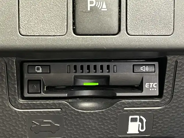 トヨタ タンク カスタムG 埼玉県 2019(平31)年 6.5万km パールホワイトⅢ スマートアシスト３　純正９インチナビ　パノラミックビューモニター　ビルトインＥＴＣ　前後ドライブレコーダー　シートヒーター　ステアリングスイッチ　純正アルミホイール　オートハイビーム　ＬＥＤライト