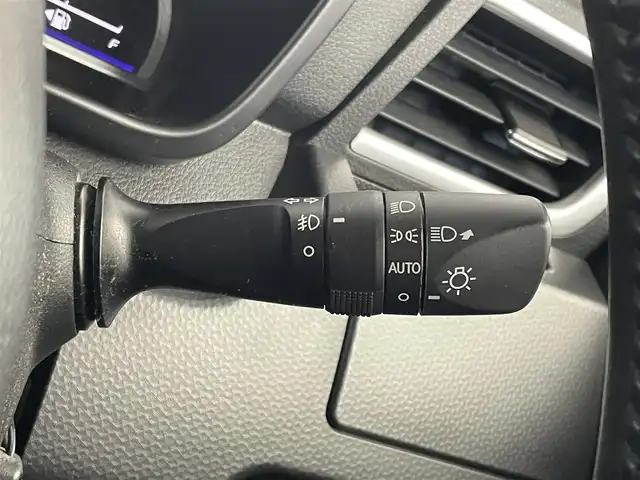 トヨタ タンク カスタムG 埼玉県 2019(平31)年 6.5万km パールホワイトⅢ スマートアシスト３　純正９インチナビ　パノラミックビューモニター　ビルトインＥＴＣ　前後ドライブレコーダー　シートヒーター　ステアリングスイッチ　純正アルミホイール　オートハイビーム　ＬＥＤライト