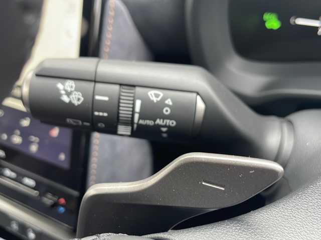 レクサス ＬＢＸ クール 岩手県 2024(令6)年 0.8万km グレーⅡ マークレビンソンサウンドシステム 9.8型ナビ 全周囲C カラーヘッドアップディスプレイ フルセグTV ビルドインETC2.0 アドバンスドパーク AC100Vコンセント 電動ハーフレザーシート シートヒーター ステアヒーター パドルシフト レーダークルーズ BSM 電動リアゲート 純正18AW スマートキー スペアキー