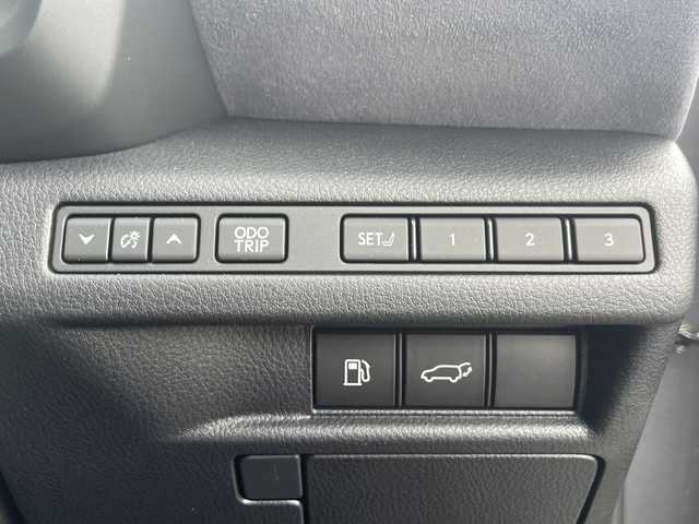 レクサス ＬＢＸ クール 岩手県 2024(令6)年 0.8万km グレーⅡ マークレビンソンサウンドシステム 9.8型ナビ 全周囲C カラーヘッドアップディスプレイ フルセグTV ビルドインETC2.0 アドバンスドパーク AC100Vコンセント 電動ハーフレザーシート シートヒーター ステアヒーター パドルシフト レーダークルーズ BSM 電動リアゲート 純正18AW スマートキー スペアキー