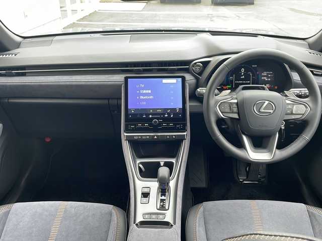 レクサス ＬＢＸ クール 岩手県 2024(令6)年 0.8万km グレーⅡ マークレビンソンサウンドシステム 9.8型ナビ 全周囲C カラーヘッドアップディスプレイ フルセグTV ビルドインETC2.0 アドバンスドパーク AC100Vコンセント 電動ハーフレザーシート シートヒーター ステアヒーター パドルシフト レーダークルーズ BSM 電動リアゲート 純正18AW スマートキー スペアキー