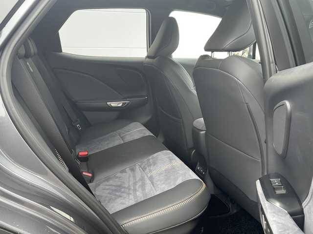 レクサス ＬＢＸ クール 岩手県 2024(令6)年 0.8万km グレーⅡ マークレビンソンサウンドシステム 9.8型ナビ 全周囲C カラーヘッドアップディスプレイ フルセグTV ビルドインETC2.0 アドバンスドパーク AC100Vコンセント 電動ハーフレザーシート シートヒーター ステアヒーター パドルシフト レーダークルーズ BSM 電動リアゲート 純正18AW スマートキー スペアキー