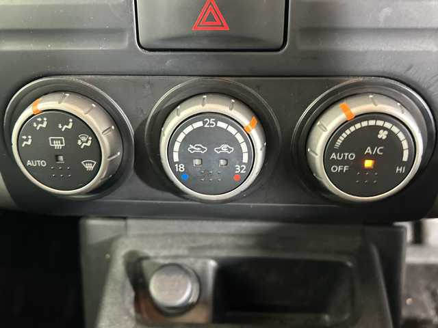 日産 エクストレイル 20X 佐賀県 2012(平24)年 12.2万km ダイヤモンドブラック 社外7インチナビ/フルセグTV/CD/DVD/Bluetooth/バックカメラ　/ダウンヒルアシストコントロール/オートライト/横滑り防止装置/HIDヘッドライト/ハーフレザーシート/全席シートヒーター/ISOFIX対応シート/ETC/４WD/純正フロアマット/純正ドアバイザー/社外17インチアルミホイール/ルーフレール