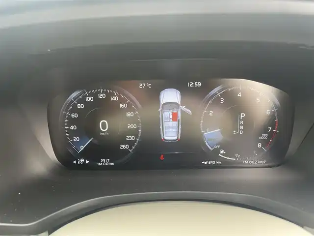 ボルボ Ｖ６０ T5 インスクリプション 愛知県 2018(平30)年 0.3万km パール ワンオーナー/サンルーフ/メーカーナビ(CD/BT/USB/iPod/AM/FM)/フルセグTV/全方位カメラ/harman/kardon/白レザーシート/前席メモリー付きパワーシート/前席エアー/シートヒーター/前後ドラレコ/ETC/ヘッドアップディスプレイ/衝突回避アシスト/駐車アシスト/アダプティブクルーズコントロール/レーンキープアシスト/ブラインドスポットインフォメーションシステム/ロードサインアシスト/クロストラフィックアラート/クリアランスソナー/電動バックドア/電動パーキングブレーキ/オートホールド機能/純正ドアバイザー