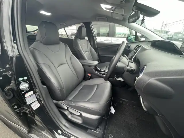 トヨタ プリウス A ツーリングセレクション 滋賀県 2016(平28)年 5.1万km アティチュードブラックマイカ 禁煙車/純正９型ナビ/CD/DVD/USB/Bluetooth／フルセグTV/BSM/クルーズコントロール/シートヒーター/コーナーセンサー/ドライブレコーダー/ETC/HUD/バックカメラ/オートハイビーム/モデリスタエアロ/モデリスタアルミ