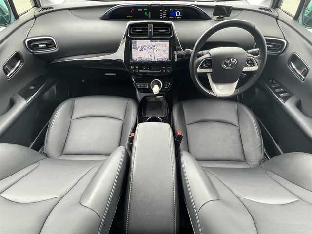 トヨタ プリウス A ツーリングセレクション 滋賀県 2016(平28)年 5.1万km アティチュードブラックマイカ 禁煙車/純正９型ナビ/CD/DVD/USB/Bluetooth／フルセグTV/BSM/クルーズコントロール/シートヒーター/コーナーセンサー/ドライブレコーダー/ETC/HUD/バックカメラ/オートハイビーム/モデリスタエアロ/モデリスタアルミ