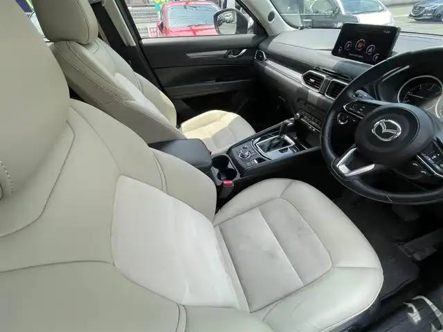 マツダ ＣＸ－５ XD シルクベージュセレクション 熊本県 2020(令2)年 5.5万km ジェットブラックマイカ BOSEサウンド/純正ナビ/【フルセグTV/CD/DVD/Bluetooth/ラジオ】/360°カメラ/前後ドライブレコーダー（ZDR-025）/レーダークルーズコントロール/パドルシフト/スマートシティブレーキサポート/レーンキープアシスト/ブラインドスポットモニター/クリアランスソナー/白ハーフレザーシート/前席シートヒーター/前席パワーシート/前席シートメモリ/ステアリングヒーター/パワーバックドア/純正19インチAW/LEDヘッドライト/ETC2.0/標識認識機能/アイドリングストップ/横滑り防止機能/純正ゴムマット/保証書/取扱説明書