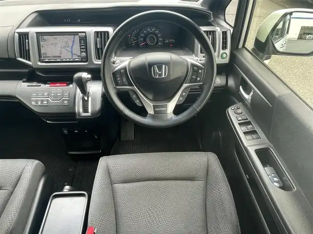 ホンダ ステップワゴン スパーダ Z インターナビセレ 東京都 2012(平24)年 7.7万km ホワイトオーキッドパール (株)IDOMが運営する【じしゃロン昭島店】の自社ローン専用車両になります。こちらは現金またはオートローンご利用時の価格です。自社ローンご希望の方は別途その旨お申付け下さい/純正ナビ/バックカメラ/フリップダウンモニター/ＥＴＣ/両側パワースライドドア/クルーズコントロール/パドルシフト/スマートキー