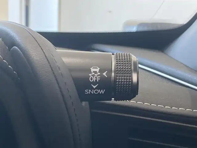レクサス ＬＣ 500 コンバーチブル 熊本県 2020(令2)年 1.3万km ネープルスイエローコントラストレイヤリング ・スマートキー/・プッシュスタート/・電動オープン/・プリクラッシュブレーキシステム/・レーンキープアシスト/・ブラインドスポットモニター/・クルーズコントロール(追従式)/・黒革シート/・前席シートヒーター ＆エアシート /・ハンドルヒーター /・純正メモリナビ/　【BD・Bluetooth・USB・SD・AUX・MSV】/・フルセグTV/・バックカメラ/・ETC2.0/・ドライブレコーダー(前方録画)/・ヘッドアップディスプレイ/・LEDヘッドランプ/・純正マット/・保証書/取説