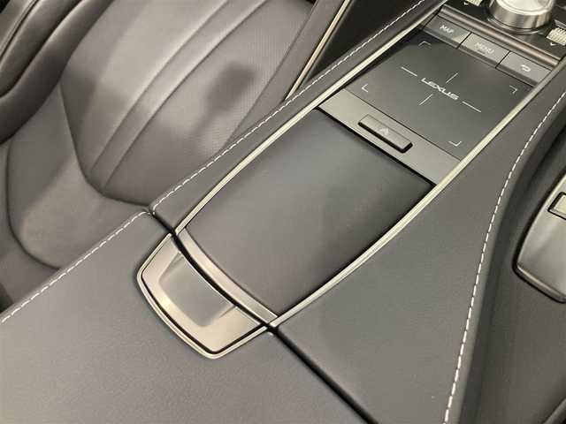 レクサス ＬＣ 500 コンバーチブル 熊本県 2020(令2)年 1.3万km ネープルスイエローコントラストレイヤリング ・スマートキー/・プッシュスタート/・電動オープン/・プリクラッシュブレーキシステム/・レーンキープアシスト/・ブラインドスポットモニター/・クルーズコントロール(追従式)/・黒革シート/・前席シートヒーター ＆エアシート /・ハンドルヒーター /・純正メモリナビ/　【BD・Bluetooth・USB・SD・AUX・MSV】/・フルセグTV/・バックカメラ/・ETC2.0/・ドライブレコーダー(前方録画)/・ヘッドアップディスプレイ/・LEDヘッドランプ/・純正マット/・保証書/取説
