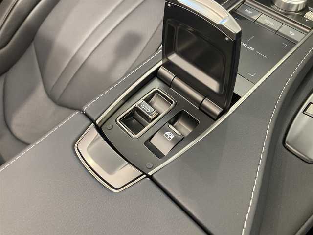 レクサス ＬＣ 500 コンバーチブル 熊本県 2020(令2)年 1.3万km ネープルスイエローコントラストレイヤリング ・スマートキー/・プッシュスタート/・電動オープン/・プリクラッシュブレーキシステム/・レーンキープアシスト/・ブラインドスポットモニター/・クルーズコントロール(追従式)/・黒革シート/・前席シートヒーター ＆エアシート /・ハンドルヒーター /・純正メモリナビ/　【BD・Bluetooth・USB・SD・AUX・MSV】/・フルセグTV/・バックカメラ/・ETC2.0/・ドライブレコーダー(前方録画)/・ヘッドアップディスプレイ/・LEDヘッドランプ/・純正マット/・保証書/取説