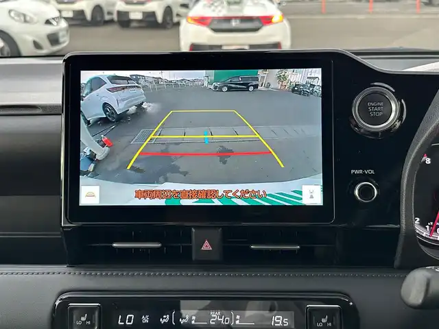 トヨタ ヴォクシー S－Z 宮城県 2022(令4)年 2.1万km ホワイトパールクリスタルシャイン ディスプレイオーディオプラス/・10.5インチ/・車載メモリーナビ/・CD/DVD/・フルセグTV/・USB/HDMI/・AppleCarPlay/AndroidAuto/・ETC2.0/ドライビングサポートパッケージ/・ヘッドアップディスプレイ/・デジタルインナーミラー/ブラインドスポットモニター/＋安心降車アシスト/＋アドバンスドドライブ/＋フロントクロストラフィックアラート/＋レーンチェンジアシスト/＋パーキングサポートブレーキ（後方接近車両）/＝＝＝/セーフティセンス/・プリクラッシュセーフティ/・レーントレーシングアシスト/レーンディパーチャーアラート/・レーダークルーズコントロール/・オートマチックハイビーム/・ロードサインアシスト/・ドライバー異常時対応システム/・プロアクティブドライビングアシスト/・発進遅れ告知機能/パーキングサポートブレーキ/バックカメラ/ドライブレコーダー/両側パワースライドドア/ハーフレザーシート/シートヒーター/電動パーキングブレーキ/ブレーキホールド/LEDヘッドランプ/純正17インチAW
