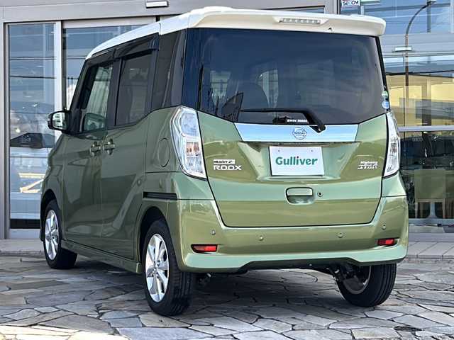 日産 デイズ ルークス ハイウェイスターX 静岡県 2020(令2)年 2.4万km ホワイトソリッド/プレミアムオリーブM 純正ナビ/・アラウンドビューモニター/・Bluetooth/・フルセグTV/・CD/DVD/・SD/主要装備/・プッシュスタート/・ドライブレコーダー/・ETC車載器/・片側パワースライドドア/・衝突被害軽減システム/・レーンキープアシスト/・オートマチックハイビーム/・アイドリングストップ/・純正ＡＷ/・純正フロアマット/・LEDヘッドライト/・スマートキー