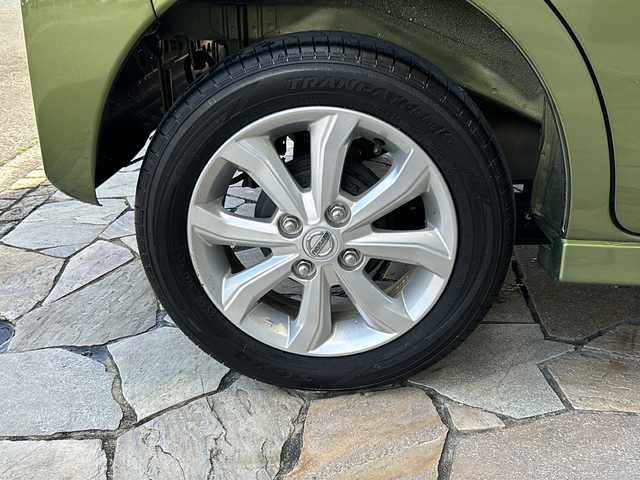 日産 デイズ ルークス ハイウェイスターX 静岡県 2020(令2)年 2.4万km ホワイトソリッド/プレミアムオリーブM 純正ナビ/・アラウンドビューモニター/・Bluetooth/・フルセグTV/・CD/DVD/・SD/主要装備/・プッシュスタート/・ドライブレコーダー/・ETC車載器/・片側パワースライドドア/・衝突被害軽減システム/・レーンキープアシスト/・オートマチックハイビーム/・アイドリングストップ/・純正ＡＷ/・純正フロアマット/・LEDヘッドライト/・スマートキー