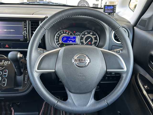 日産 デイズ ルークス ハイウェイスターX 静岡県 2020(令2)年 2.4万km ホワイトソリッド/プレミアムオリーブM 純正ナビ/・アラウンドビューモニター/・Bluetooth/・フルセグTV/・CD/DVD/・SD/主要装備/・プッシュスタート/・ドライブレコーダー/・ETC車載器/・片側パワースライドドア/・衝突被害軽減システム/・レーンキープアシスト/・オートマチックハイビーム/・アイドリングストップ/・純正ＡＷ/・純正フロアマット/・LEDヘッドライト/・スマートキー