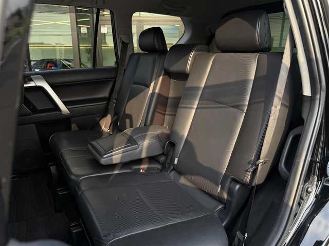 トヨタ ランドクルーザー プラド TZ－G 栃木県 2021(令3)年 6.5万km ブラック 法人ワンオーナー /TRDエアロ/メーカー9インチディスプレイオーディオ/T-Connectナビキット/AppleCarPlay/Android Auto/パノラミックビューモニター/マルチテレインモニター/Bluetoothオーディオ/フルセグTV走行中視聴可能/プラドスーパーライブサウンド/トヨタセーフティセンス/レーダークルーズコントロール/LDA/BSM/RSA/リヤクロストラフィックアラート/クリアランスソナー /エアサスペンション/ブラックレザーシート /シートヒーター/エアシート/ルーフレール/ビルトインETC 2.0/ドライブレコーダー/LEDヘッドライト&フォグ/純正19インチAW/スマートキー