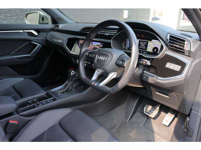 アウディ Ｑ３ SB 35TFSI Sライン 大分県 2020(令2)年 6万km グレー クロノスグレーメタリック（LX7G）/スペアキー1本/保証書/取扱説明書/アダクティブクルーズコントロール/パーキングセンサー/Ａｕｄｉサイドアシスト/ドライブモセレクト/オールウェザーライト/レインセンサー/電動格納ミラー/純正ナビ/CarPlay/全方位カメラ/社外ドラレコ（全方位）/ワイヤレス充電/フットオープナー/アンビエントライト/純正フロアマット/純正１９インチアルミホイール