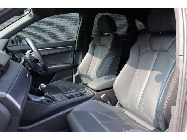アウディ Ｑ３ SB 35TFSI Sライン 大分県 2020(令2)年 6万km グレー クロノスグレーメタリック（LX7G）/スペアキー1本/保証書/取扱説明書/アダクティブクルーズコントロール/パーキングセンサー/Ａｕｄｉサイドアシスト/ドライブモセレクト/オールウェザーライト/レインセンサー/電動格納ミラー/純正ナビ/CarPlay/全方位カメラ/社外ドラレコ（全方位）/ワイヤレス充電/フットオープナー/アンビエントライト/純正フロアマット/純正１９インチアルミホイール