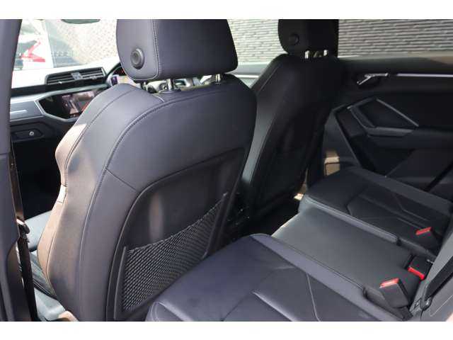 アウディ Ｑ３ SB 35TFSI Sライン 大分県 2020(令2)年 6万km グレー クロノスグレーメタリック（LX7G）/スペアキー1本/保証書/取扱説明書/アダクティブクルーズコントロール/パーキングセンサー/Ａｕｄｉサイドアシスト/ドライブモセレクト/オールウェザーライト/レインセンサー/電動格納ミラー/純正ナビ/CarPlay/全方位カメラ/社外ドラレコ（全方位）/ワイヤレス充電/フットオープナー/アンビエントライト/純正フロアマット/純正１９インチアルミホイール