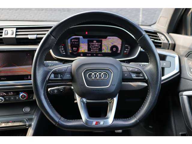 アウディ Ｑ３ SB 35TFSI Sライン 大分県 2020(令2)年 6万km グレー クロノスグレーメタリック（LX7G）/スペアキー1本/保証書/取扱説明書/アダクティブクルーズコントロール/パーキングセンサー/Ａｕｄｉサイドアシスト/ドライブモセレクト/オールウェザーライト/レインセンサー/電動格納ミラー/純正ナビ/CarPlay/全方位カメラ/社外ドラレコ（全方位）/ワイヤレス充電/フットオープナー/アンビエントライト/純正フロアマット/純正１９インチアルミホイール