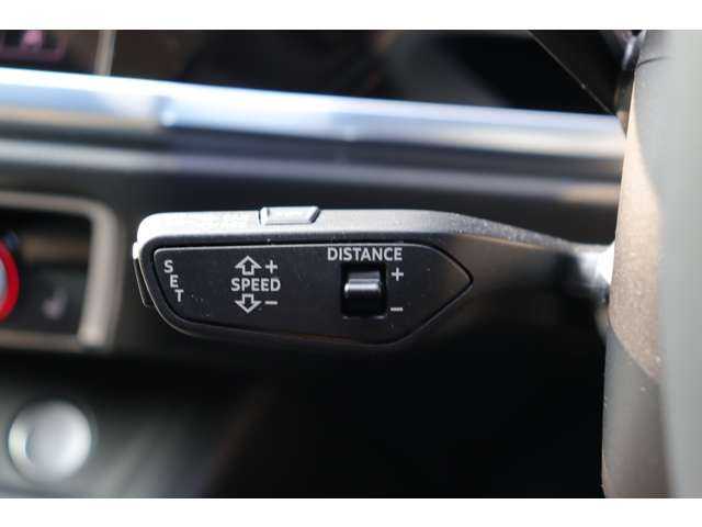アウディ Ｑ３ SB 35TFSI Sライン 大分県 2020(令2)年 6万km グレー クロノスグレーメタリック（LX7G）/スペアキー1本/保証書/取扱説明書/アダクティブクルーズコントロール/パーキングセンサー/Ａｕｄｉサイドアシスト/ドライブモセレクト/オールウェザーライト/レインセンサー/電動格納ミラー/純正ナビ/CarPlay/全方位カメラ/社外ドラレコ（全方位）/ワイヤレス充電/フットオープナー/アンビエントライト/純正フロアマット/純正１９インチアルミホイール