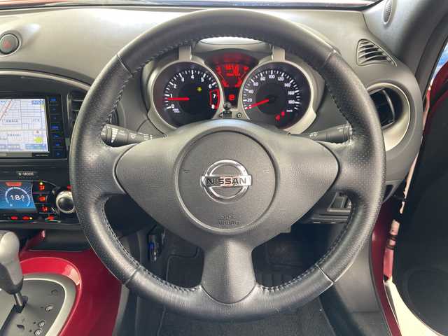 日産 ジューク 16GT FOUR タイプV 道央・札幌 2014(平26)年 5.7万km ラディアントレッド ・4WD/・社外SDナビ/・フルセグTV/BT/CD/DVD/・バックカメラ/・オートライト/キセノンライト/・前後ドライブレコーダー/・社外アルミ付き冬タイヤ積込/・横滑り防止機能/・スペアキー１本/・ETC
