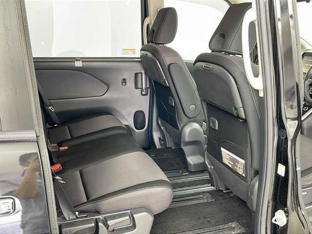 日産 セレナ ハイウェイスターVセレクションⅡ 道央・札幌 2019(平31)年 6.1万km ダイヤモンドブラック ・4WD/・ワンオーナー/・純正9インチナビ&CD&DVD&BD&USB&AUX&SD&フルセグTV/・アラウンドビューモニター/・両側パワースライドドア/・クルーズコントロール/・インテリジェントパーキングアシスト/・エマージェンシーブレーキ/・アイドリングストップ/・前席シートヒーター/・ステアリングヒーター/・ETC/・純正フロアマット/・LEDヘッドライト/・オートライト/・スマートキー/・スペアキー/・純正エンジンスターター/・保証書/・取扱説明書