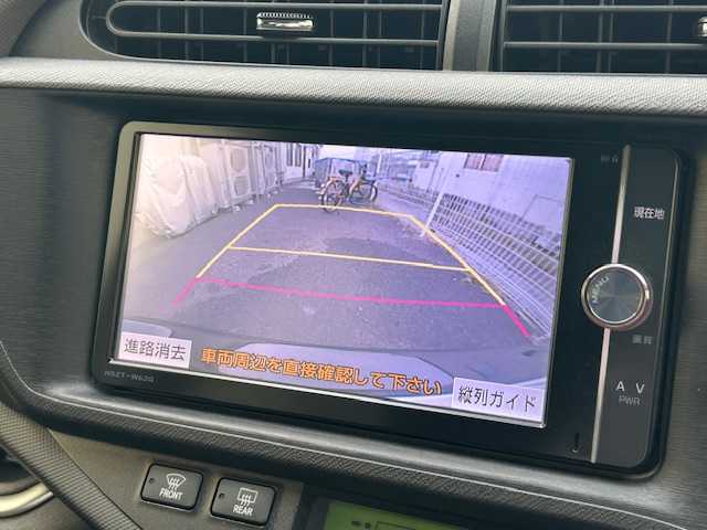 トヨタ アクア G 兵庫県 2013(平25)年 6.9万km ブラックマイカ ワンオーナー/純正ナビ/CD/DVD/フルセグTV/Bluetooth/バックカメラ/ETC/OP/・スマートエントリーパッケージ/スマートエントリー/スタートシステム/イモビライザー/コンライト（オートライト）/・純正15インチAW/-/アースブラウンスエード調ファブリックシート/前後ドライブレコーダー/保証書/取説/スペアキー1本