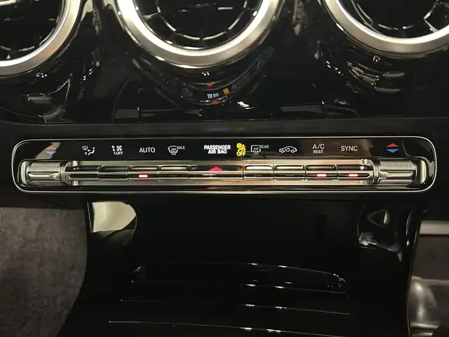 メルセデス・ベンツ Ａ１８０ スタイル AMGライン 熊本県 2020(令2)年 1.7万km ジュピターレッド ・純正ナビ/・CarPlay/・Bluetooth/・フルセグTV/・バックカメラ/・コーナーセンサー/・アダプティブクルーズコントロール/・ETC2.0/・前後ドライブレコーダー/・ハーフレザーシート/・前席シートヒーター/・アクティブハンドルアシスト/・アクティブレーンアシスト/・道路標識アシスト/・アクティブブレーキアシスト/・ブラインドスポットモニター/・ＬＥＤヘッドライト/・レーダー探知機/・ジュピターレッド