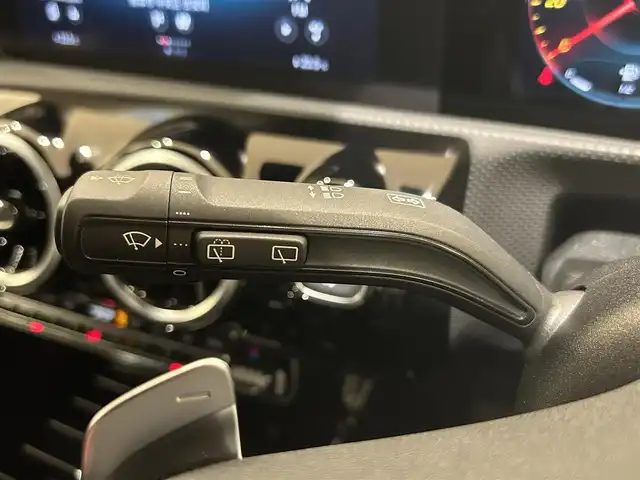 メルセデス・ベンツ Ａ１８０ スタイル AMGライン 熊本県 2020(令2)年 1.7万km ジュピターレッド ・純正ナビ/・CarPlay/・Bluetooth/・フルセグTV/・バックカメラ/・コーナーセンサー/・アダプティブクルーズコントロール/・ETC2.0/・前後ドライブレコーダー/・ハーフレザーシート/・前席シートヒーター/・アクティブハンドルアシスト/・アクティブレーンアシスト/・道路標識アシスト/・アクティブブレーキアシスト/・ブラインドスポットモニター/・ＬＥＤヘッドライト/・レーダー探知機/・ジュピターレッド