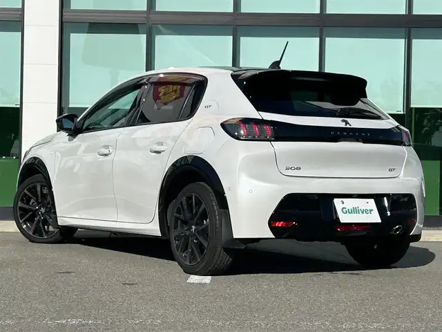 プジョー プジョー ２０８ GT 和歌山県 2021(令3)年 4.3万km 白Ⅱ 7インチディスプレイオーディオ/バックカメラ/衝突軽減ブレーキ/ブラインドスポットモニター/前後コーナーセンサー/オートライト/ETC/前後ドラレコ/シートヒーター/置くだけ充電器/パドルシフト/ステリモ/LEDヘッドライト/フォグランプ/フルオートパワーウィンドウ/プッシュスタート