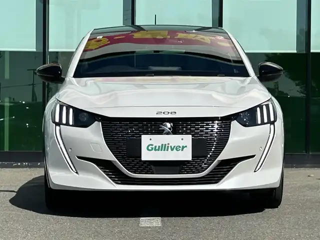 プジョー プジョー ２０８ GT 和歌山県 2021(令3)年 4.3万km 白Ⅱ 7インチディスプレイオーディオ/バックカメラ/衝突軽減ブレーキ/ブラインドスポットモニター/前後コーナーセンサー/オートライト/ETC/前後ドラレコ/シートヒーター/置くだけ充電器/パドルシフト/ステリモ/LEDヘッドライト/フォグランプ/フルオートパワーウィンドウ/プッシュスタート