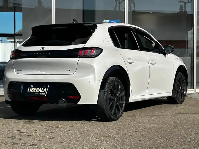 プジョー プジョー ２０８ GT 富山県 2021(令3)年 4.3万km 白Ⅱ 7インチディスプレイオーディオ/Bluetooth接続/App-conect/バックカメラ/衝突軽減ブレーキ/ブラインドスポットモニター/前後コーナーセンサー/オートライト/ETC/前後ドラレコ/シートヒーター/qi充電/パドルシフト/LEDヘッドライト/フォグランプ/フルオートパワーウィンドウ/プッシュスタート