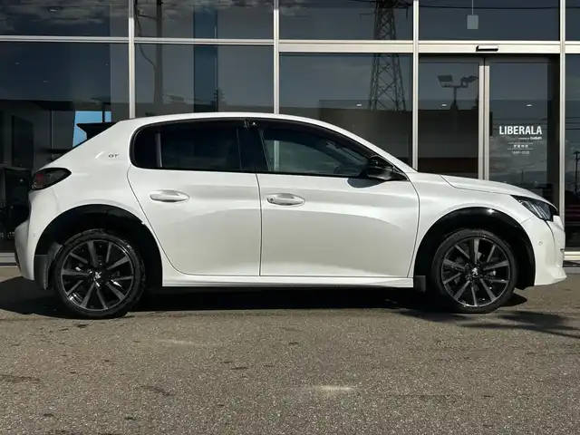 プジョー プジョー ２０８ GT 富山県 2021(令3)年 4.3万km 白Ⅱ 7インチディスプレイオーディオ/Bluetooth接続/App-conect/バックカメラ/衝突軽減ブレーキ/ブラインドスポットモニター/前後コーナーセンサー/オートライト/ETC/前後ドラレコ/シートヒーター/qi充電/パドルシフト/LEDヘッドライト/フォグランプ/フルオートパワーウィンドウ/プッシュスタート
