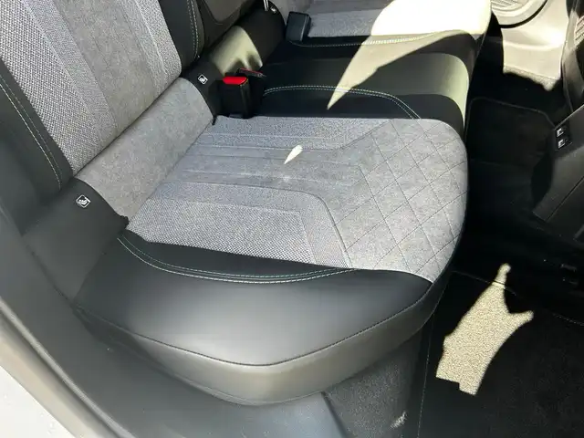 プジョー プジョー ２０８ GT 富山県 2021(令3)年 4.3万km 白Ⅱ 7インチディスプレイオーディオ/Bluetooth接続/App-conect/バックカメラ/衝突軽減ブレーキ/ブラインドスポットモニター/前後コーナーセンサー/オートライト/ETC/前後ドラレコ/シートヒーター/qi充電/パドルシフト/LEDヘッドライト/フォグランプ/フルオートパワーウィンドウ/プッシュスタート