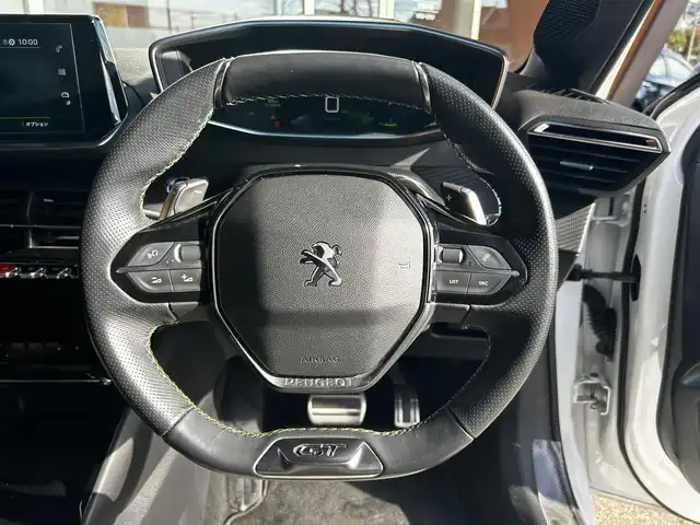 プジョー プジョー ２０８ GT 富山県 2021(令3)年 4.3万km 白Ⅱ 7インチディスプレイオーディオ/Bluetooth接続/App-conect/バックカメラ/衝突軽減ブレーキ/ブラインドスポットモニター/前後コーナーセンサー/オートライト/ETC/前後ドラレコ/シートヒーター/qi充電/パドルシフト/LEDヘッドライト/フォグランプ/フルオートパワーウィンドウ/プッシュスタート