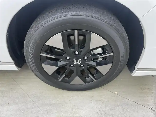 ホンダ ステップワゴン スパーダ eHEV 岡山県 2022(令4)年 3.9万km プラチナホワイトパール 純正11.4インチナビ/・FM/AM/Bluetooth/フルセグ/CD/DVD/バックカメラ/10.1インチフリップダウンモニター/パワーバックドア/ホンダセンシング/・衝突軽減ブレーキ/・車線逸脱警報/・アダプティブクルーズコントロール/・オートマチックハイビーム/・コーナーセンサー/前後ドライブレコーダー/ビルトインETC/パドルシフト/LEDヘッドライト/・フォグライト/電動パーキング/オートブレーキホールド/純正フロアマット