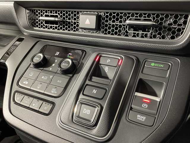 ホンダ ステップワゴン eHEV エアー EX 福岡県 2025(令7)年 0.1千km プラチナホワイトパール 純正11.4インチナビ(LXM-247VFLi)/パワーバックドア/バックカメラ/両側パワースライドドア/レーダークルーズコントロール/ブラインドスポットモニター/レーンキープアシスト/衝突軽減ブレーキ