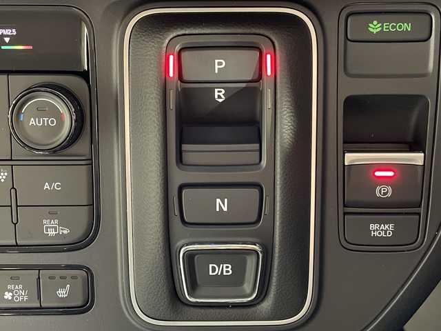 ホンダ ステップワゴン eHEV エアー EX 福岡県 2025(令7)年 0.1千km プラチナホワイトパール 純正11.4インチナビ(LXM-247VFLi)/パワーバックドア/バックカメラ/両側パワースライドドア/レーダークルーズコントロール/ブラインドスポットモニター/レーンキープアシスト/衝突軽減ブレーキ