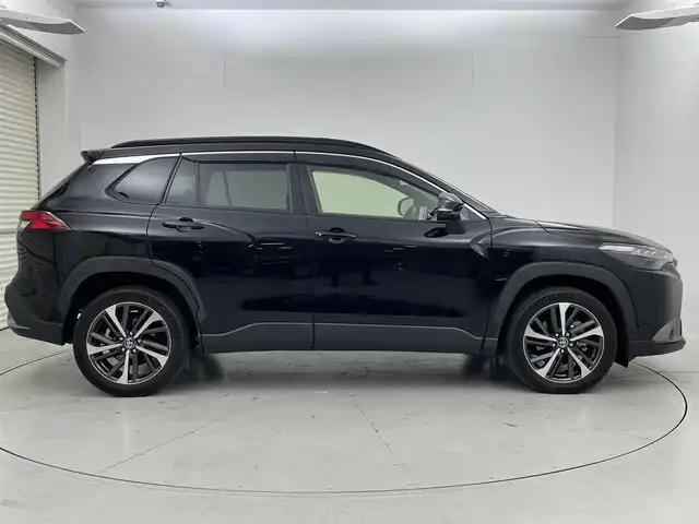 トヨタ カローラ クロス ハイブリッド Z 茨城県 2023(令5)年 3.2万km ホワイトパールクリスタルシャイン 純正ナビ/・Bluetooth接続/・バックカメラ（全方位モニター）/ハーフレザーシート/パワーシート（運転席）/サンルーフ/電動リアゲート/ドライブレコーダー（前後）/コーナーセンサー/ルーフレール/オートマチックハイビーム/レーンアシストキープ/アイドリングストップ/ABS/横滑り防止装置/盗難防止装置/衝突被害軽減システム