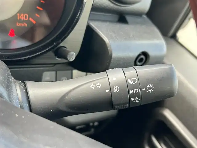スズキ ジムニー XL 埼玉県 2022(令4)年 0.6万km シフォンアイボリーM 登録時走行距離 6044Km/4WD/アルパインナビ（BT/FM/HDMI）/Bカメラ/純正１６インチアルミホイール/レーンキープアシスト/ダウンヒルアシストコントロール/社外デジタルインナーミラー/MT付きAT/前席シートヒーター/ビルトインETC/ドラレコ前後/ミラーヒーター/フロアマット/Aストップ/プッシュスタート/スマートキー/スペアキー1本/保証書/車両/ナビ取扱説明書