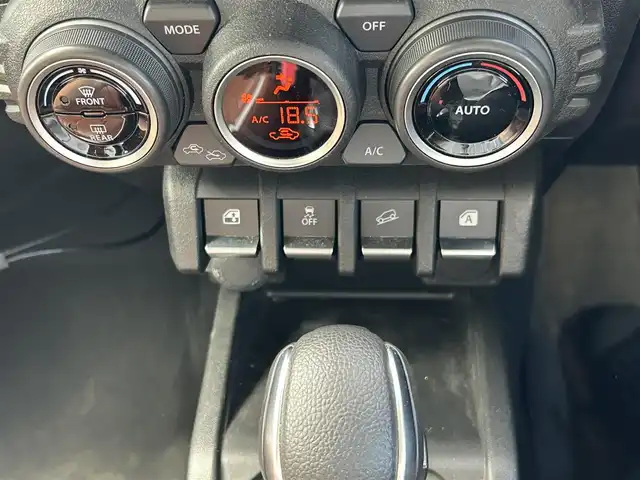 スズキ ジムニー XL 埼玉県 2022(令4)年 0.6万km シフォンアイボリーM 登録時走行距離 6044Km/4WD/アルパインナビ（BT/FM/HDMI）/Bカメラ/純正１６インチアルミホイール/レーンキープアシスト/ダウンヒルアシストコントロール/社外デジタルインナーミラー/MT付きAT/前席シートヒーター/ビルトインETC/ドラレコ前後/ミラーヒーター/フロアマット/Aストップ/プッシュスタート/スマートキー/スペアキー1本/保証書/車両/ナビ取扱説明書