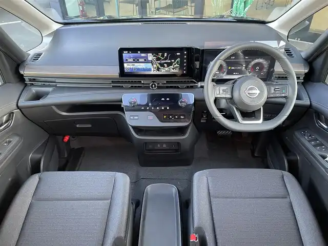 日産 セレナ e－パワー ハイウェイスター V 東京都 2025(令7)年 0.1千km ダイヤモンドブラック 登録済未使用車/純正12.3インチカラーディスプレイ/アラウンドビューモニター/プロパイロット/後席専用モニター(HDMI接続)/インテリジェントルームミラー/前後ドライブレコーダー/両側電動スライドドア/ビルトインETC2.0/エマージェンシーブレーキ/レーンキープアシスト/ブラインドスポットモニター/オートマチックハイビーム/コーナーセンサー/置くだけワイヤレス充電器/後席サンシェード/LEDヘッドライト/スマートキー/スペアキー×１