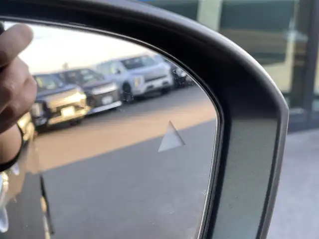 日産 セレナ e－パワー ハイウェイスター V 東京都 2025(令7)年 0.1千km ダイヤモンドブラック 登録済未使用車/純正12.3インチカラーディスプレイ/アラウンドビューモニター/プロパイロット/後席専用モニター(HDMI接続)/インテリジェントルームミラー/前後ドライブレコーダー/両側電動スライドドア/ビルトインETC2.0/エマージェンシーブレーキ/レーンキープアシスト/ブラインドスポットモニター/オートマチックハイビーム/コーナーセンサー/置くだけワイヤレス充電器/後席サンシェード/LEDヘッドライト/スマートキー/スペアキー×１