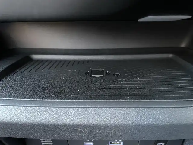 日産 セレナ e－パワー ハイウェイスター V 東京都 2025(令7)年 0.1千km ダイヤモンドブラック 登録済未使用車/純正12.3インチカラーディスプレイ/アラウンドビューモニター/プロパイロット/後席専用モニター(HDMI接続)/インテリジェントルームミラー/前後ドライブレコーダー/両側電動スライドドア/ビルトインETC2.0/エマージェンシーブレーキ/レーンキープアシスト/ブラインドスポットモニター/オートマチックハイビーム/コーナーセンサー/置くだけワイヤレス充電器/後席サンシェード/LEDヘッドライト/スマートキー/スペアキー×１