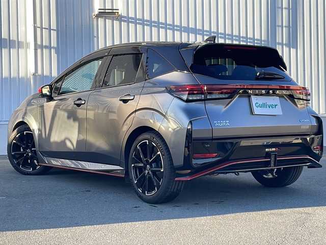 日産 オーラ ニスモ 三重県 2022(令4)年 3.6万km ダークメタルグレー/スーパーブラック2トーン 禁煙/ワンオーナー/純正ナビ/全方位カメラ/アラウンドビュー/前後ドラレコ/デジタルインナーミラー/ETC/プロパイロット/レーダークルーズコントロール/後側方衝突防止支援システム/ステアヒーター/シートヒーター/バゲットシート/ワイヤレス充電器/USB給電/LED三眼ヘッドライト/オートライト/電動格納ウィンカーミラー