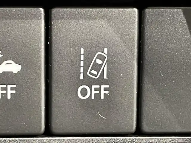 スズキ クロスビー HYBRID MZ 愛知県 2023(令5)年 2.8万km タフカーキパールメタリック/ホワイト2トーン 純正８インチナビ　/（AM/FM/Bluetooth/SD/iPod/フルセグTV/USB/CD・DVD再生)/アラウンドビューモニター　/衝突軽減ブレーキ　/レーダークルーズコントロール　/シートヒーター　/ビルトインＥＴＣ　/デジタルインナーミラー　/前後ドライブレコーダー　/ＬＥＤヘッドライト/LEDフォグランプ　/車線逸脱警報　/誤発進抑制機能/アダプティブハイビームシステム/標識認識機能/アイドリングストップ/パドルシフト/USB接続/ISOFIX/純正フロアマット/純正16インチAW/プッシュスタート/　　-スマートキー