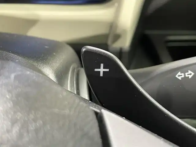 スズキ クロスビー HYBRID MZ 愛知県 2023(令5)年 2.8万km タフカーキパールメタリック/ホワイト2トーン 純正８インチナビ　/（AM/FM/Bluetooth/SD/iPod/フルセグTV/USB/CD・DVD再生)/アラウンドビューモニター　/衝突軽減ブレーキ　/レーダークルーズコントロール　/シートヒーター　/ビルトインＥＴＣ　/デジタルインナーミラー　/前後ドライブレコーダー　/ＬＥＤヘッドライト/LEDフォグランプ　/車線逸脱警報　/誤発進抑制機能/アダプティブハイビームシステム/標識認識機能/アイドリングストップ/パドルシフト/USB接続/ISOFIX/純正フロアマット/純正16インチAW/プッシュスタート/　　-スマートキー