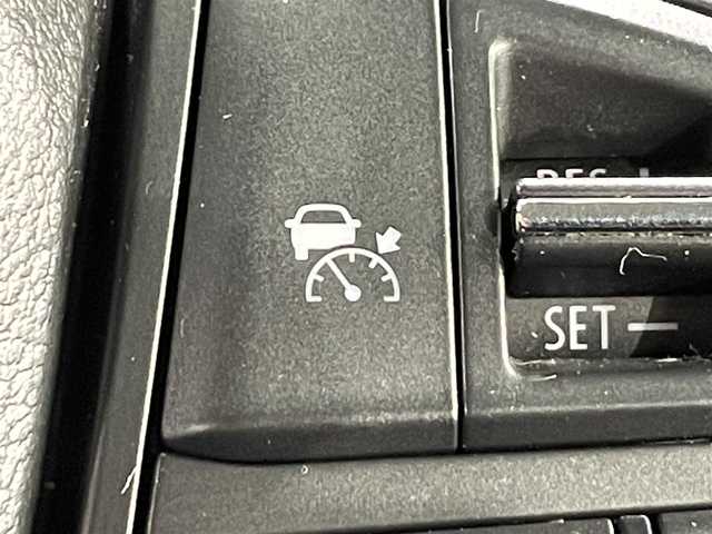 スズキ クロスビー HYBRID MZ 愛知県 2023(令5)年 2.8万km タフカーキパールメタリック/ホワイト2トーン 純正８インチナビ　/（AM/FM/Bluetooth/SD/iPod/フルセグTV/USB/CD・DVD再生)/アラウンドビューモニター　/衝突軽減ブレーキ　/レーダークルーズコントロール　/シートヒーター　/ビルトインＥＴＣ　/デジタルインナーミラー　/前後ドライブレコーダー　/ＬＥＤヘッドライト/LEDフォグランプ　/車線逸脱警報　/誤発進抑制機能/アダプティブハイビームシステム/標識認識機能/アイドリングストップ/パドルシフト/USB接続/ISOFIX/純正フロアマット/純正16インチAW/プッシュスタート/　　-スマートキー